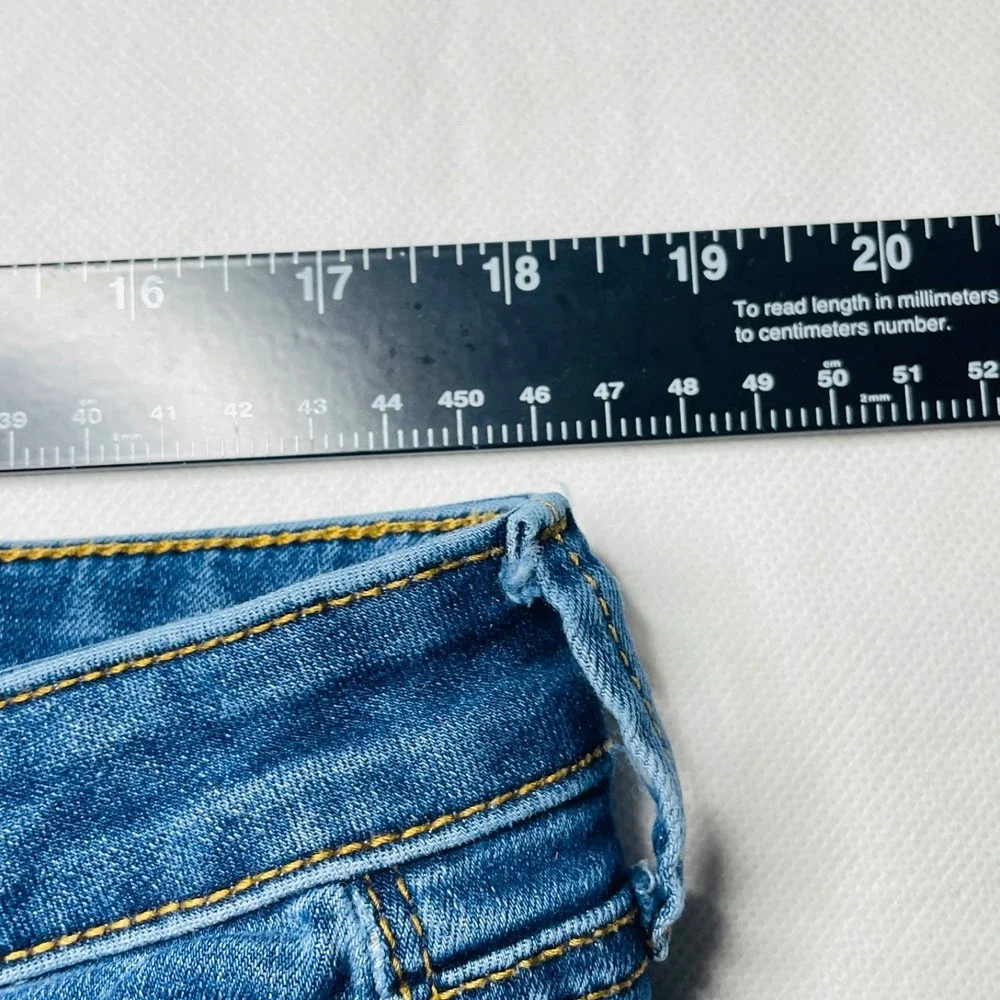 Apt 9 Bermuda Shorts Womens 18 Light Wash Stretch Denim Cuffed Plus Size 18